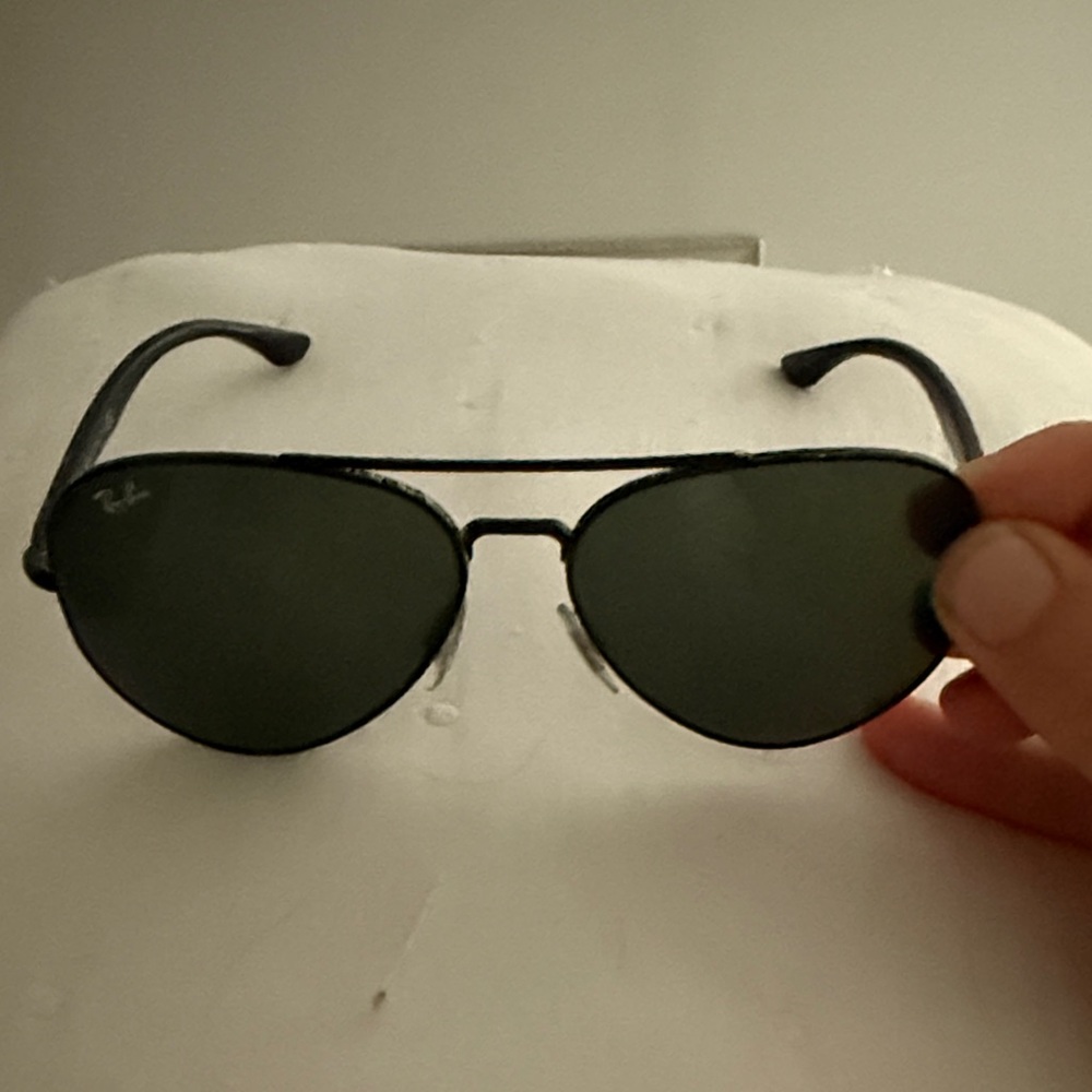 Ray-Ban Dark Aviator Sunglasses like new used only once